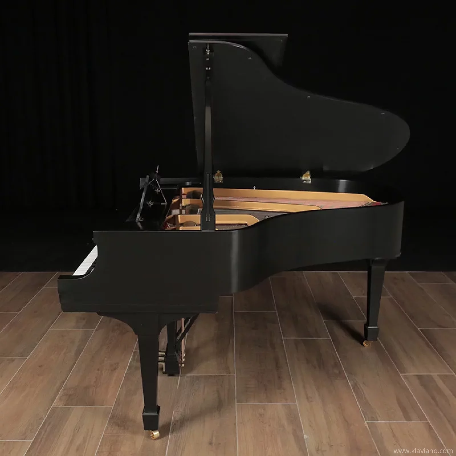 Używany, Steinway & Sons, M-170