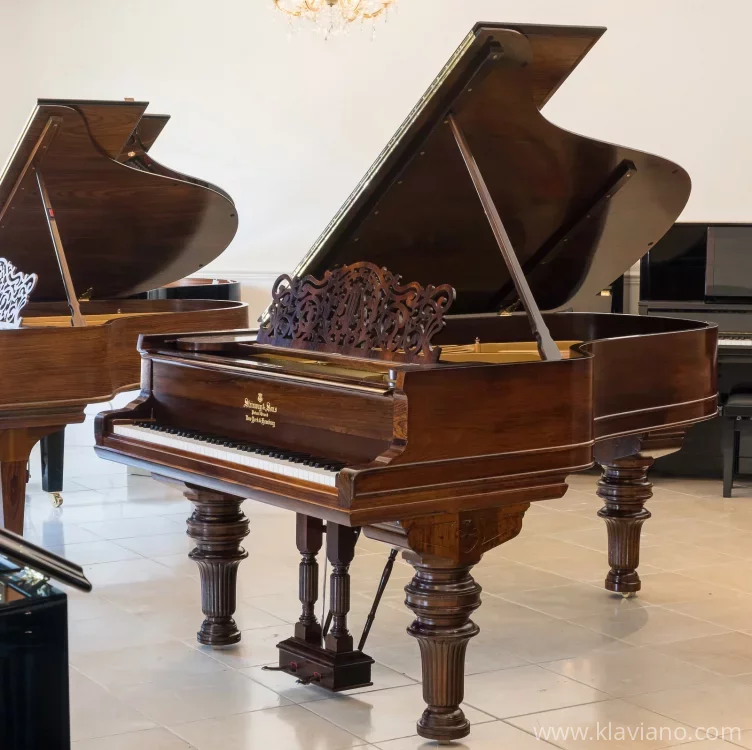 Används, Steinway & Sons, B-211