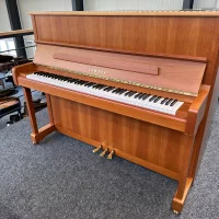Piano Yamaha, modèle P121