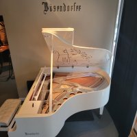 Nuevo, Bosendorfer, Cocteau