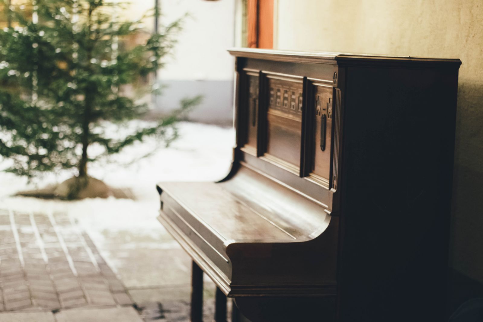 différence entre un piano droit et un piano à queue