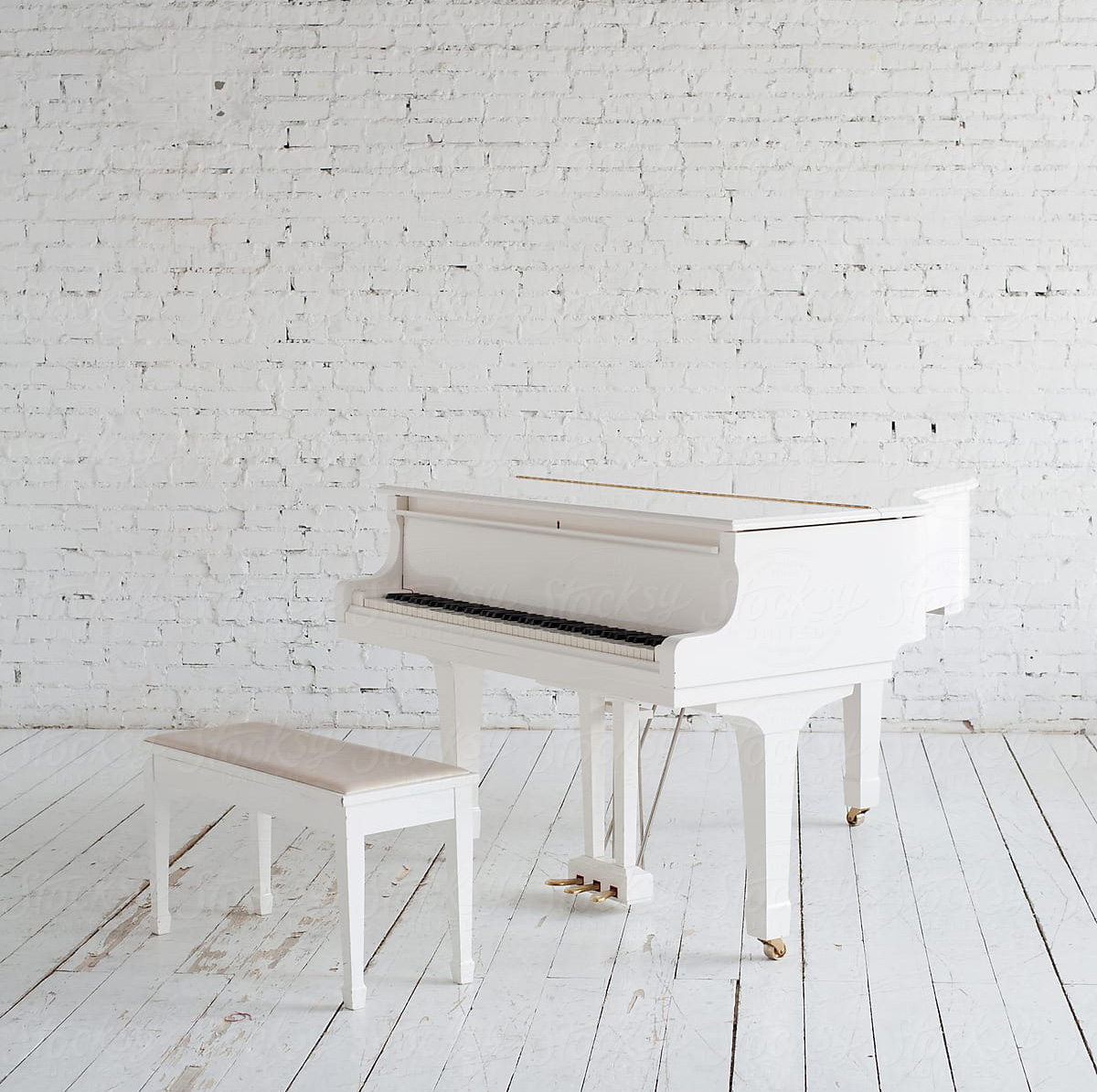 white grand piano