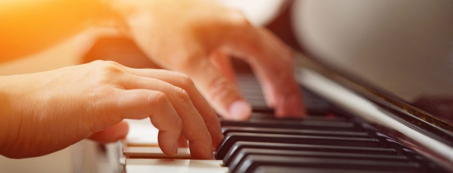Top 4 pianos for beginners  