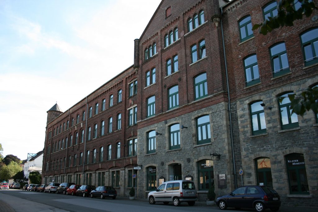 Blick auf das Fabrikgebäude in Schwelm