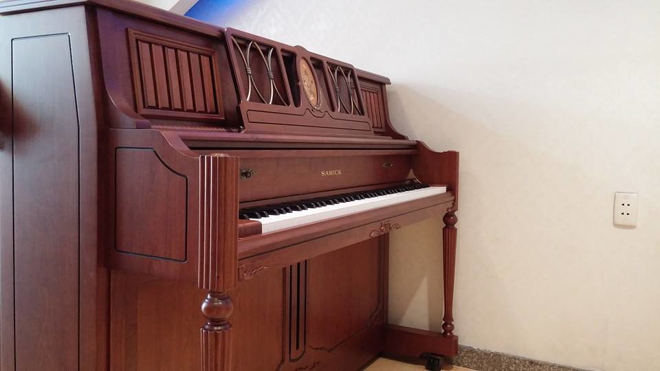 Samick piano