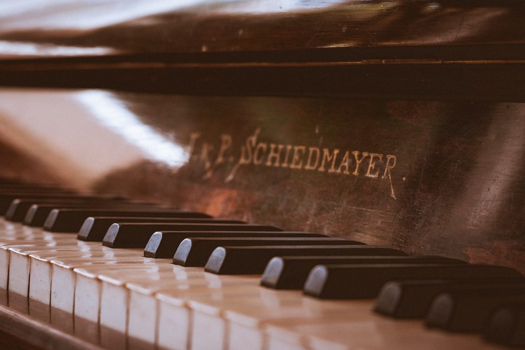 Pianoforte a coda Schiedmayer
