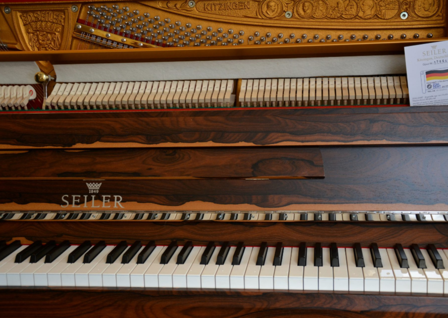 Seiler piano