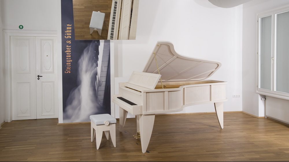 Pianoforte a coda Steingraeber progettato da Jørn Utzon